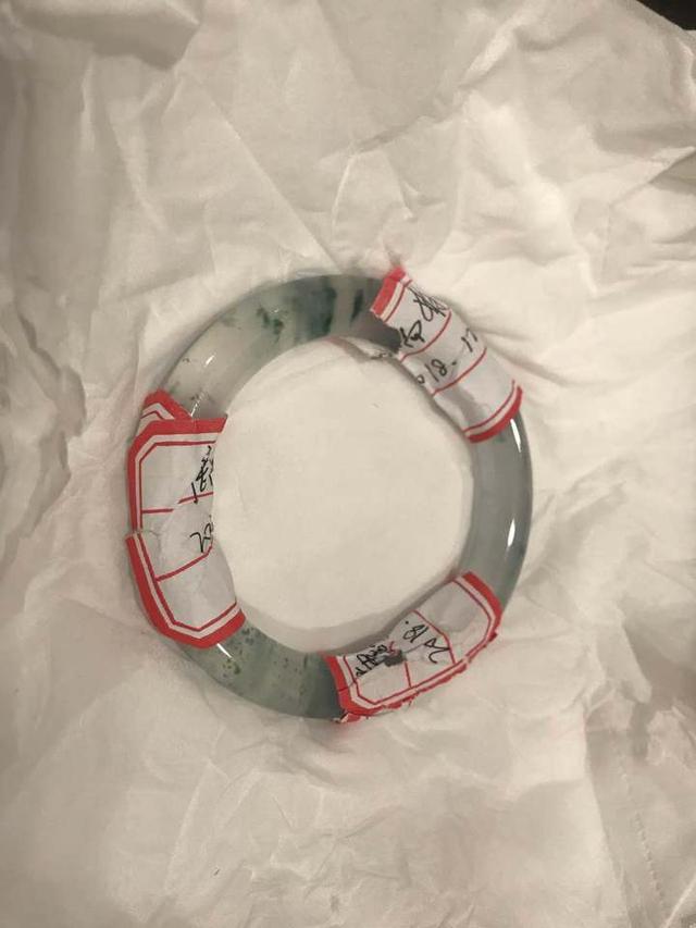 翡翠手镯纤维交织结构好不好翡翠手镯纤维交织结构一般价格-第6张图片-翡翠网 翡翠手镯纤维交织结构好不好翡翠手镯纤维交织结构一般价格-第6张图片-翡翠网