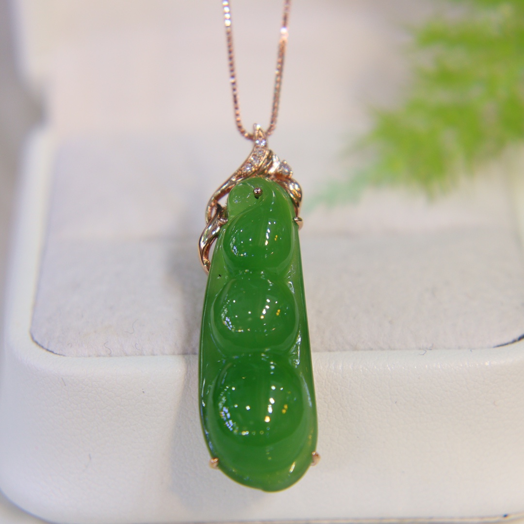 翡翠玉镶金吊坠价格镶嵌翡翠吊坠上有数字-第2张图片-翡翠网 翡翠玉镶金吊坠价格镶嵌翡翠吊坠上有数字-第2张图片-翡翠网