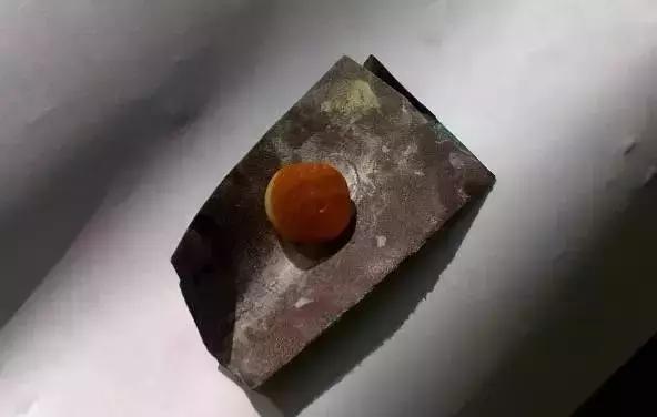 自己怎么手工打磨原石手工打磨翡翠原石-第5张图片-翡翠网 自己怎么手工打磨原石手工打磨翡翠原石-第5张图片-翡翠网