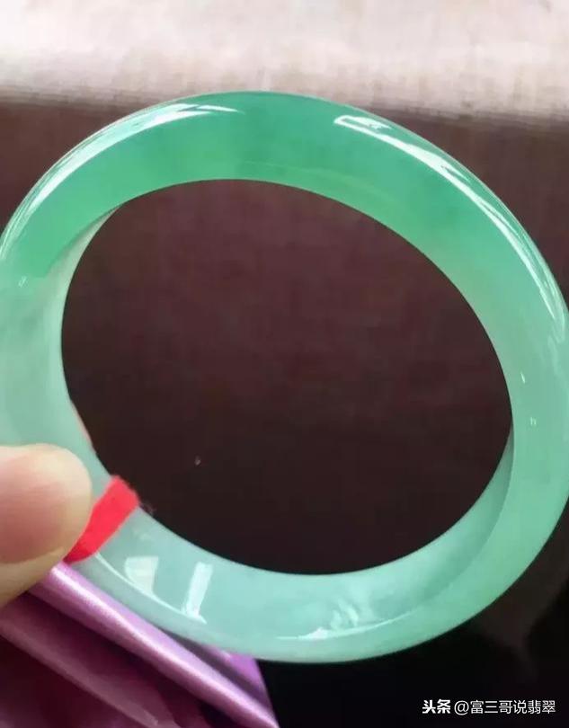 翡翠原石什么最有价值,翡翠原石的价位-第1张图片-翡翠网 翡翠原石什么最有价值,翡翠原石的价位-第1张图片-翡翠网