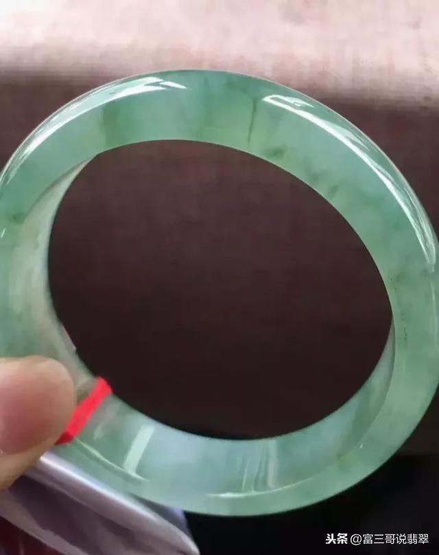 翡翠原石什么最有价值,翡翠原石的价位-第3张图片-翡翠网 翡翠原石什么最有价值,翡翠原石的价位-第3张图片-翡翠网