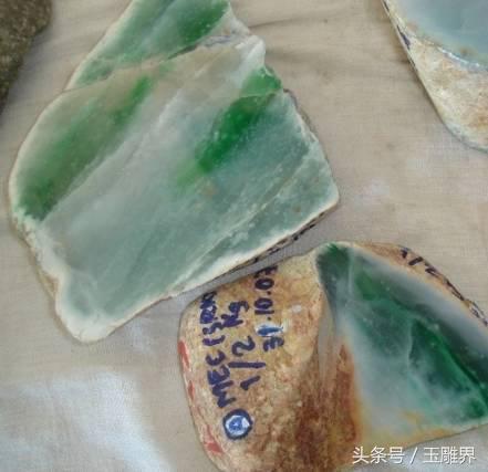 原石手镯带有什么好处,翡翠原石切出来做的手镯有人收吗-第17张图片-翡翠网 原石手镯带有什么好处,翡翠原石切出来做的手镯有人收吗-第17张图片-翡翠网