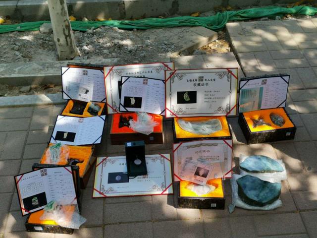 大量回收翡翠原石,武汉翡翠原石收购-第1张图片-翡翠网 大量回收翡翠原石,武汉翡翠原石收购-第1张图片-翡翠网