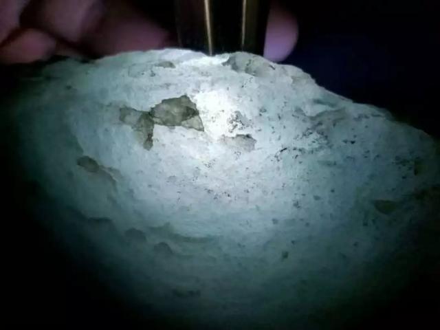 临清后江冰种翡翠原石,冰种翡翠的等级-第4张图片-翡翠网 临清后江冰种翡翠原石,冰种翡翠的等级-第4张图片-翡翠网