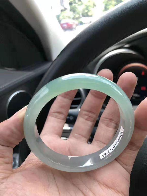 高冰木纳翡翠原石价格,如何挑选翡翠原石-第8张图片-翡翠网 高冰木纳翡翠原石价格,如何挑选翡翠原石-第8张图片-翡翠网