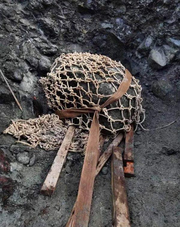 翡翠原石重量多少最大翡翠原石有多重-第1张图片-翡翠网 翡翠原石重量多少最大翡翠原石有多重-第1张图片-翡翠网