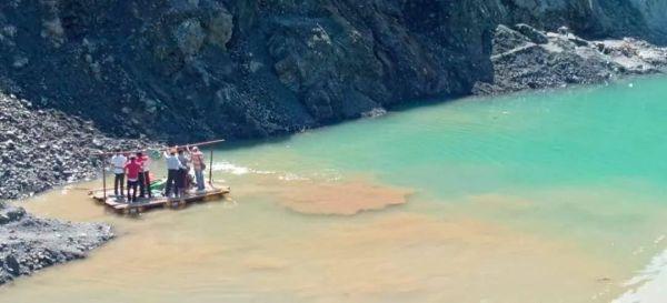 翡翠原石重量多少最大翡翠原石有多重-第3张图片-翡翠网 翡翠原石重量多少最大翡翠原石有多重-第3张图片-翡翠网