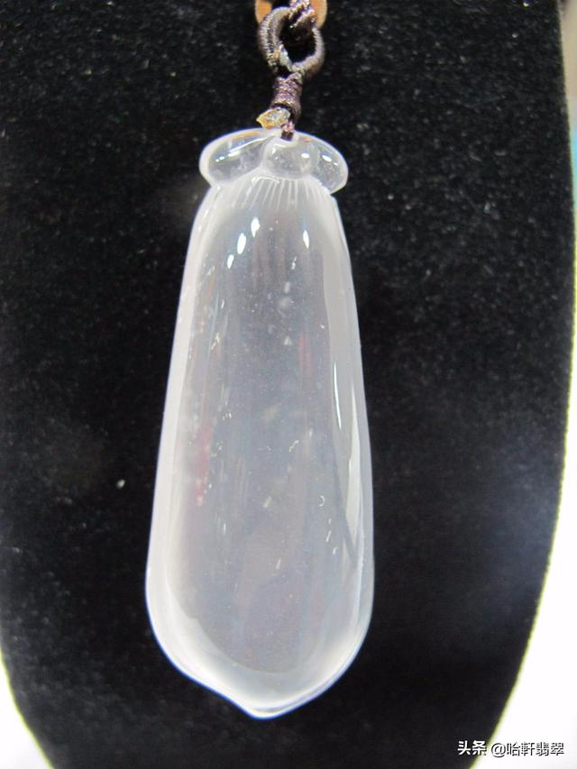 水膜和翡翠有什么区别翡翠水沫手镯-第4张图片-翡翠网 水膜和翡翠有什么区别翡翠水沫手镯-第4张图片-翡翠网