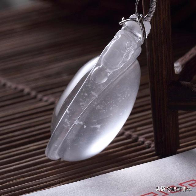 水膜和翡翠有什么区别翡翠水沫手镯-第5张图片-翡翠网 水膜和翡翠有什么区别翡翠水沫手镯-第5张图片-翡翠网