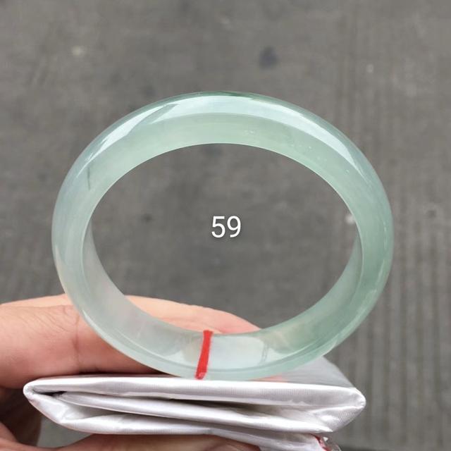 翡翠手镯价格2000元,辽宁500元翡翠手镯价格图片-第6张图片-翡翠网 翡翠手镯价格2000元,辽宁500元翡翠手镯价格图片-第6张图片-翡翠网