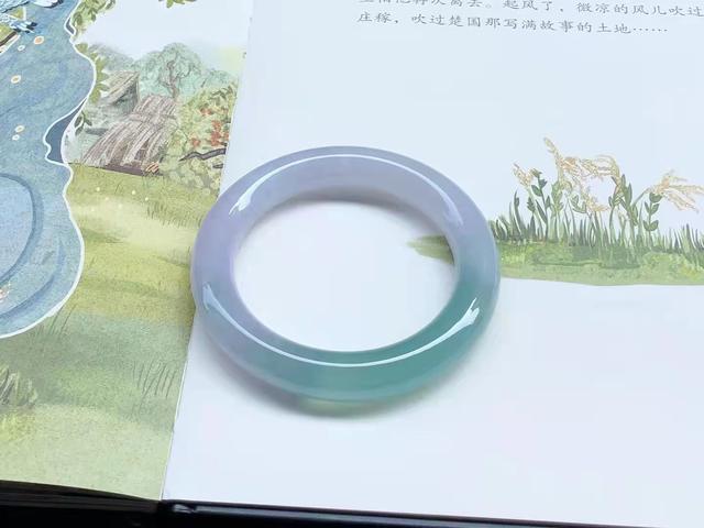 翡翠手镯怎么看假的怎么看翡翠镯子-第6张图片-翡翠网 翡翠手镯怎么看假的怎么看翡翠镯子-第6张图片-翡翠网