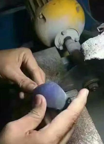 香港买的紫罗兰翡翠原石紫罗兰翡翠一般多少钱-第5张图片-翡翠网 香港买的紫罗兰翡翠原石紫罗兰翡翠一般多少钱-第5张图片-翡翠网