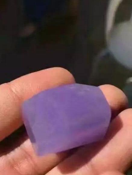 香港买的紫罗兰翡翠原石紫罗兰翡翠一般多少钱-第6张图片-翡翠网 香港买的紫罗兰翡翠原石紫罗兰翡翠一般多少钱-第6张图片-翡翠网