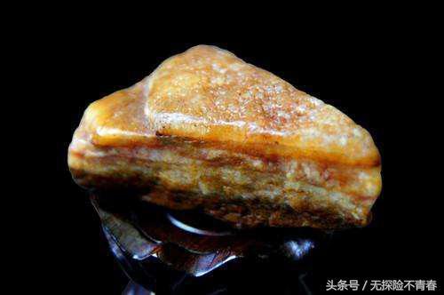 会卡翡翠原石的特点,琼海翡翠的原石-第2张图片-翡翠网 会卡翡翠原石的特点,琼海翡翠的原石-第2张图片-翡翠网