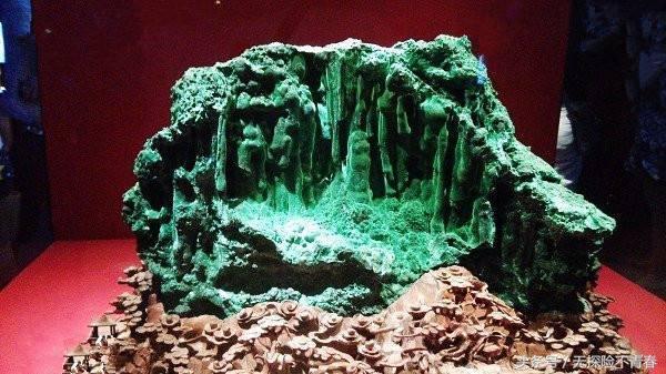 会卡翡翠原石的特点,琼海翡翠的原石-第3张图片-翡翠网 会卡翡翠原石的特点,琼海翡翠的原石-第3张图片-翡翠网