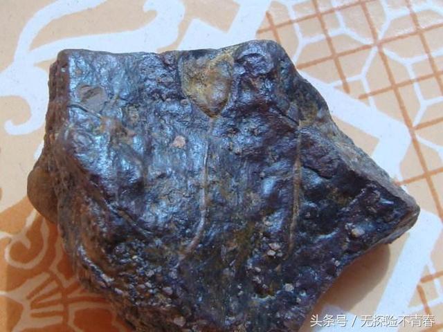 会卡翡翠原石的特点,琼海翡翠的原石-第4张图片-翡翠网 会卡翡翠原石的特点,琼海翡翠的原石-第4张图片-翡翠网