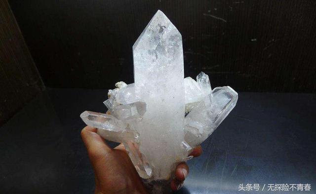 会卡翡翠原石的特点,琼海翡翠的原石-第7张图片-翡翠网 会卡翡翠原石的特点,琼海翡翠的原石-第7张图片-翡翠网