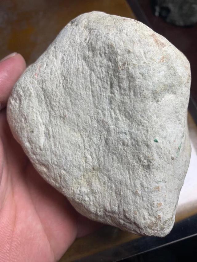 翡翠原石木那头层黄皮,黄皮白肉嫩种翡翠原石-第2张图片-翡翠网 翡翠原石木那头层黄皮,黄皮白肉嫩种翡翠原石-第2张图片-翡翠网