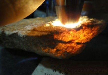 翡翠原石哪个坑口的好,缅甸翡翠原石解石知识-第8张图片-翡翠网 翡翠原石哪个坑口的好,缅甸翡翠原石解石知识-第8张图片-翡翠网