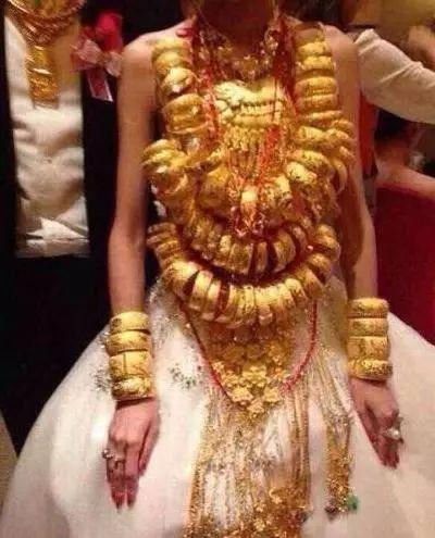 翡翠原来石知识大全好的翡翠原石-第1张图片-翡翠网 翡翠原来石知识大全好的翡翠原石-第1张图片-翡翠网