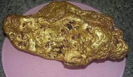 翡翠原来石知识大全好的翡翠原石-第2张图片-翡翠网 翡翠原来石知识大全好的翡翠原石-第2张图片-翡翠网