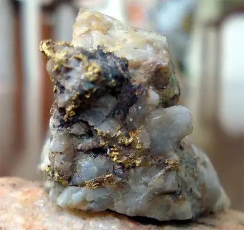 翡翠原来石知识大全好的翡翠原石-第9张图片-翡翠网 翡翠原来石知识大全好的翡翠原石-第9张图片-翡翠网