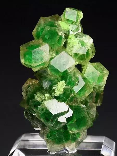 翡翠原来石知识大全好的翡翠原石-第28张图片-翡翠网 翡翠原来石知识大全好的翡翠原石-第28张图片-翡翠网