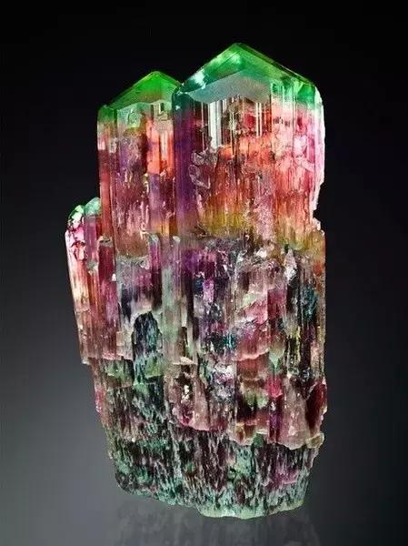 翡翠原来石知识大全好的翡翠原石-第30张图片-翡翠网 翡翠原来石知识大全好的翡翠原石-第30张图片-翡翠网