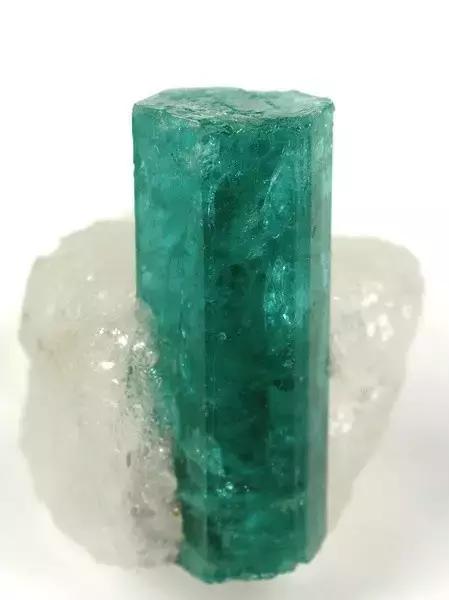 翡翠原来石知识大全好的翡翠原石-第39张图片-翡翠网 翡翠原来石知识大全好的翡翠原石-第39张图片-翡翠网