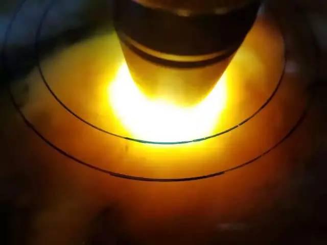 翡翠矿场原石切割,翡翠为什么要选择原石-第6张图片-翡翠网 翡翠矿场原石切割,翡翠为什么要选择原石-第6张图片-翡翠网