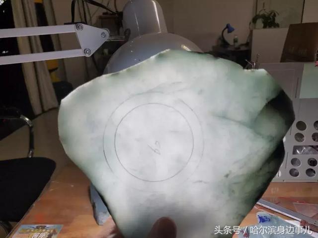 翡翠原石冰货,翡翠种嫩的特征-第3张图片-翡翠网 翡翠原石冰货,翡翠种嫩的特征-第3张图片-翡翠网