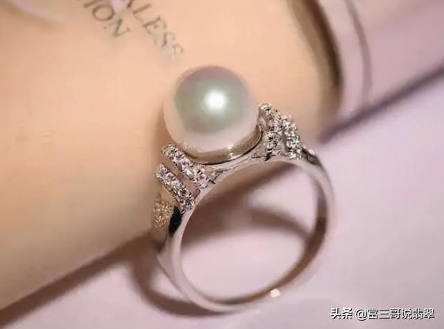 六舒翡翠知识翡翠专业知识大全-第16张图片-翡翠网 六舒翡翠知识翡翠专业知识大全-第16张图片-翡翠网