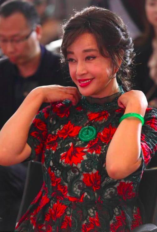 刘晓庆百万级翡翠刘晓庆翡翠知识体系-第1张图片-翡翠网 刘晓庆百万级翡翠刘晓庆翡翠知识体系-第1张图片-翡翠网