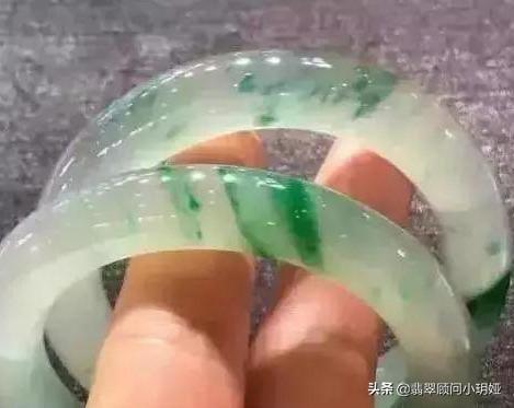 2019年平洲翡翠手镯的价格,5年前的翡翠手镯价格-第2张图片-翡翠网 2019年平洲翡翠手镯的价格,5年前的翡翠手镯价格-第2张图片-翡翠网