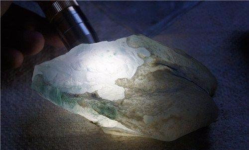 哪里的翡翠比较好,本的翡翠知识-第8张图片-翡翠网 哪里的翡翠比较好,本的翡翠知识-第8张图片-翡翠网