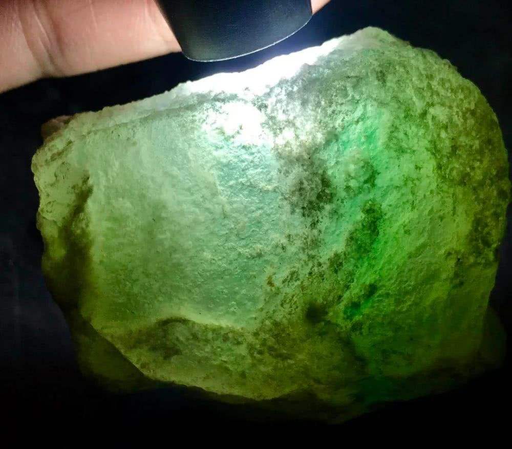 翡翠原石怎么鉴别好坏,翡翠原石怎么样猫里奥网-第1张图片-翡翠网 翡翠原石怎么鉴别好坏,翡翠原石怎么样猫里奥网-第1张图片-翡翠网