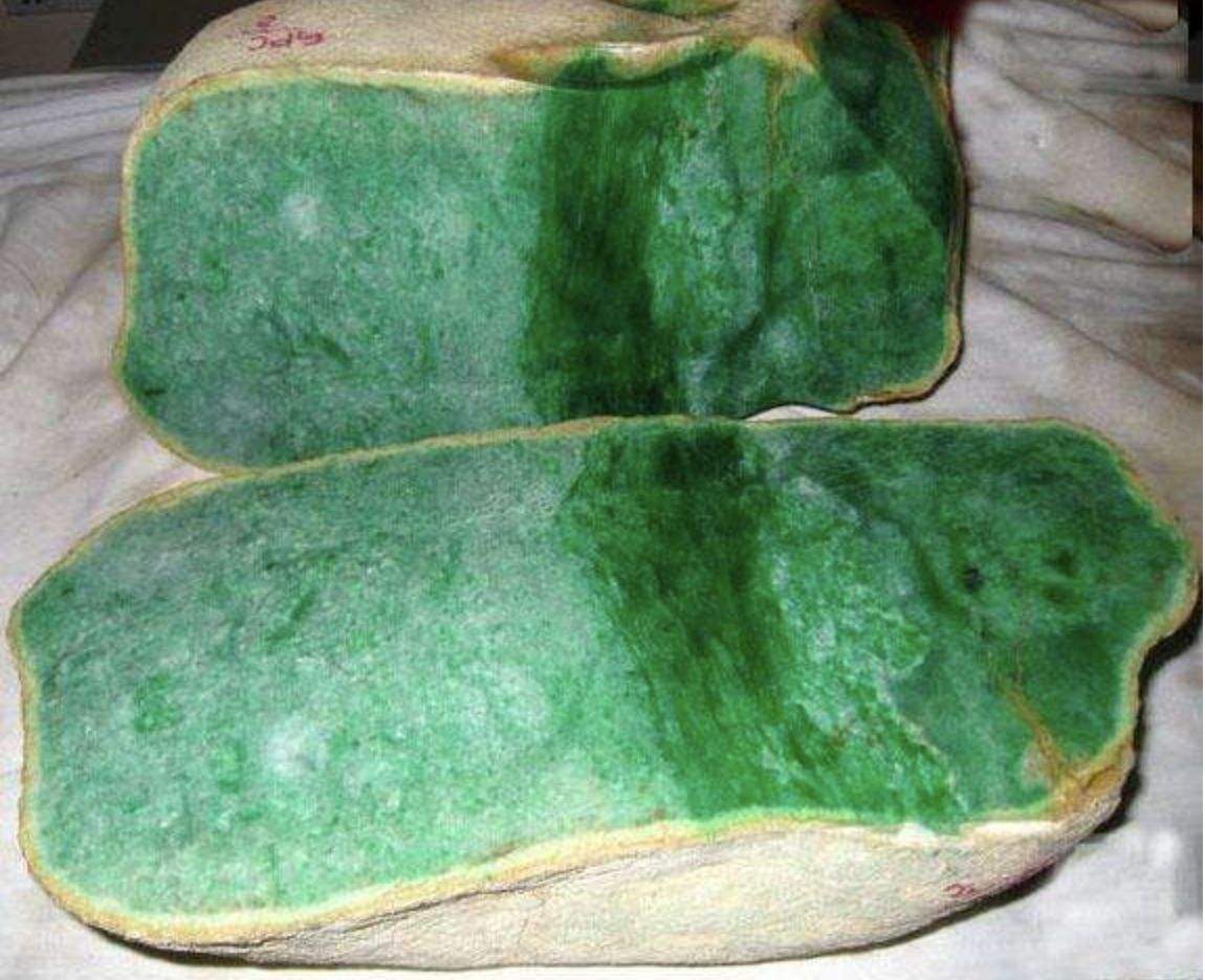 关于翡翠的原石与玉石的区别的信息-第2张图片-翡翠网 关于翡翠的原石与玉石的区别的信息-第2张图片-翡翠网