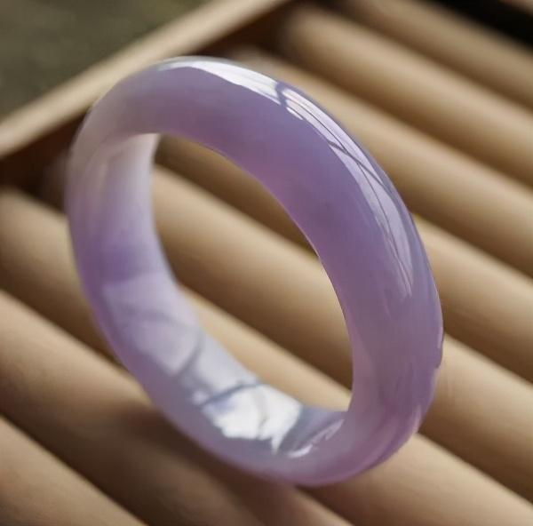 翡翠知识讲解课堂玉石翡翠知识-第5张图片-翡翠网 翡翠知识讲解课堂玉石翡翠知识-第5张图片-翡翠网