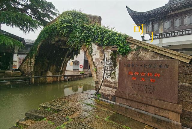 怎么选翡翠原石,绍兴水乡翡翠原石-第9张图片-翡翠网 怎么选翡翠原石,绍兴水乡翡翠原石-第9张图片-翡翠网