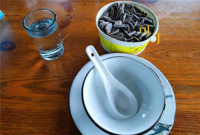 怎么选翡翠原石,绍兴水乡翡翠原石-第16张图片-翡翠网 怎么选翡翠原石,绍兴水乡翡翠原石-第16张图片-翡翠网