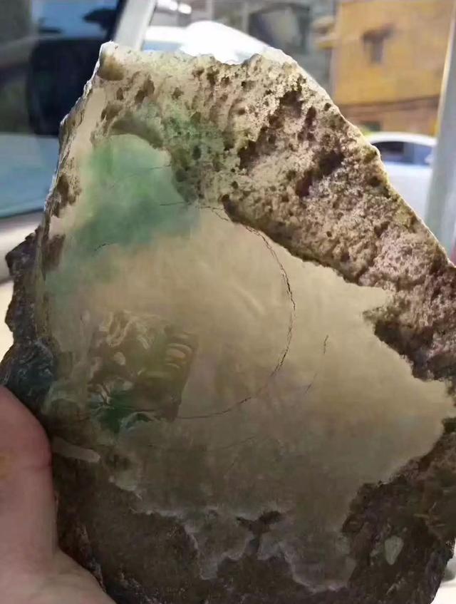 后江翡翠飘花原石翡翠原石打灯怎样辩识飘花-第3张图片-翡翠网 后江翡翠飘花原石翡翠原石打灯怎样辩识飘花-第3张图片-翡翠网