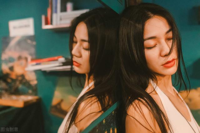 糯种翡翠毛料抛光前后翡翠手镯水洗后有白雾-第1张图片-翡翠网 糯种翡翠毛料抛光前后翡翠手镯水洗后有白雾-第1张图片-翡翠网