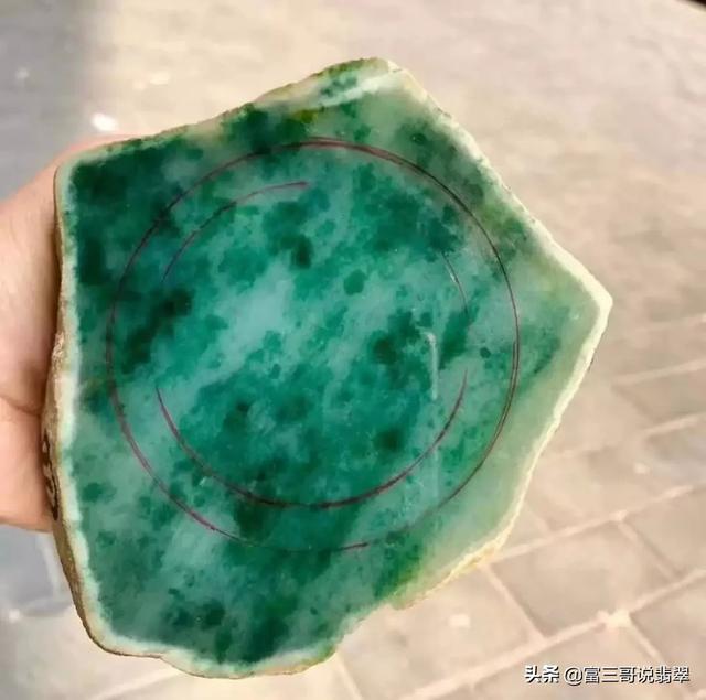 翡翠原石废料价格,现在翡翠原石的价格-第8张图片-翡翠网 翡翠原石废料价格,现在翡翠原石的价格-第8张图片-翡翠网