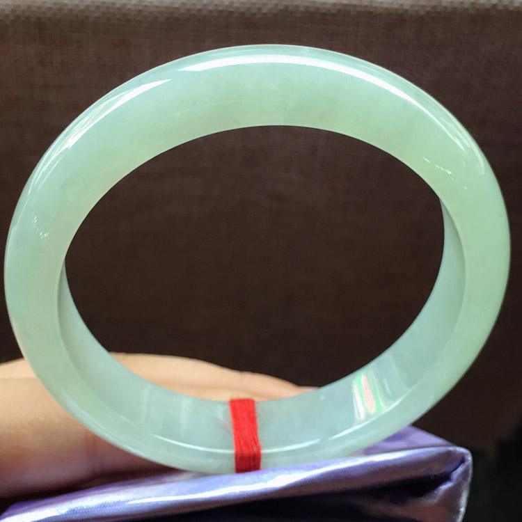 2亿元以上翡翠手镯图片,广东翡翠手镯批发价格-第2张图片-翡翠网 2亿元以上翡翠手镯图片,广东翡翠手镯批发价格-第2张图片-翡翠网