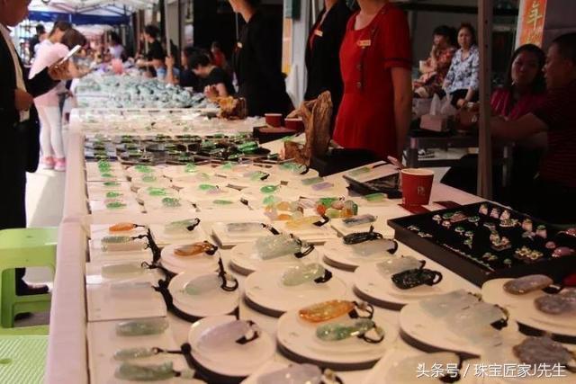 翡翠手镯摔断了还有价值吗翡翠手镯镶嵌修补图片-第6张图片-翡翠网 翡翠手镯摔断了还有价值吗翡翠手镯镶嵌修补图片-第6张图片-翡翠网