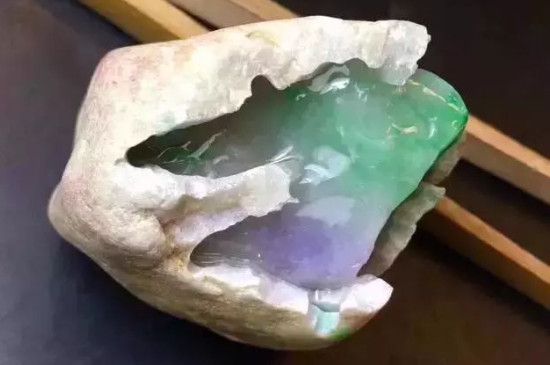 缅甸翡翠市场价格,海南缅甸馆的翡翠是真的吗-第1张图片-翡翠网 缅甸翡翠市场价格,海南缅甸馆的翡翠是真的吗-第1张图片-翡翠网