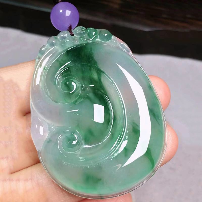 玻璃种帝王绿翡翠项链,绿翡翠挂件价格-第2张图片-翡翠网 玻璃种帝王绿翡翠项链,绿翡翠挂件价格-第2张图片-翡翠网