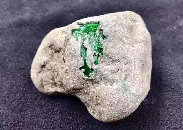 翡翠原石每日一问,翡翠原石叫什么-第7张图片-翡翠网 翡翠原石每日一问,翡翠原石叫什么-第7张图片-翡翠网