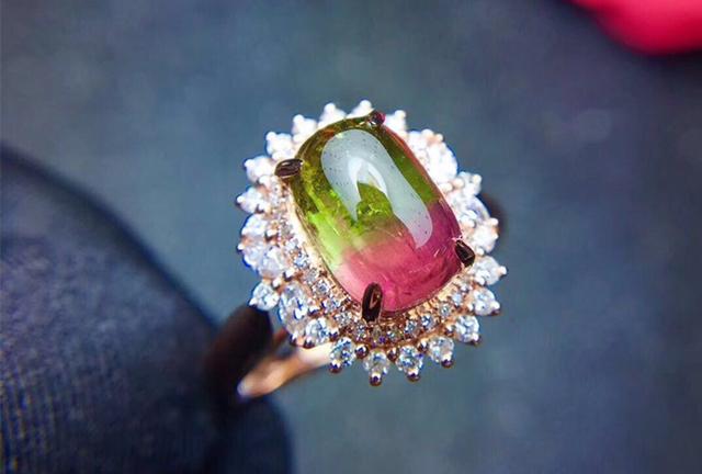 翡翠和碧玺有什么区别,碧玺翡翠价格贵吗-第7张图片-翡翠网 翡翠和碧玺有什么区别,碧玺翡翠价格贵吗-第7张图片-翡翠网