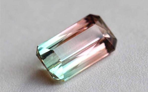 翡翠和碧玺有什么区别,碧玺翡翠价格贵吗-第8张图片-翡翠网 翡翠和碧玺有什么区别,碧玺翡翠价格贵吗-第8张图片-翡翠网